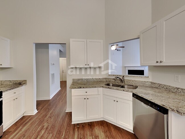 Building Photo - 375 Ermines Way