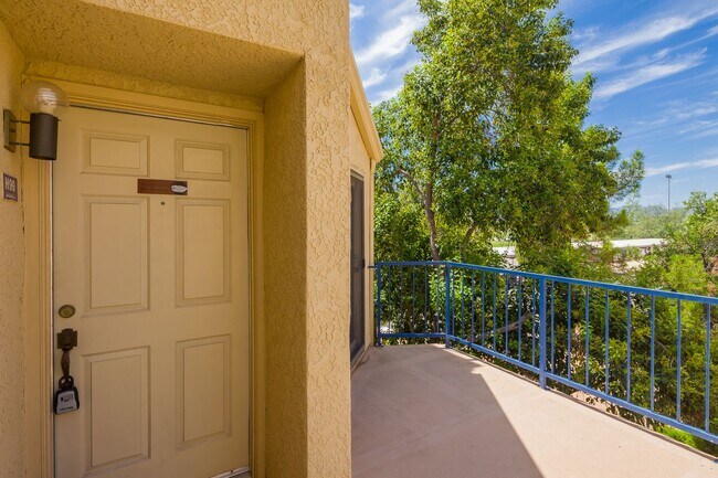 Building Photo - 2BR-2BATH  IN SOUGHT AFTER TWELVE HUNDRED RIVER CONDOS