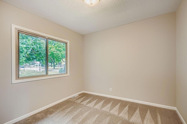 Building Photo - 4643 Emerson Ave N