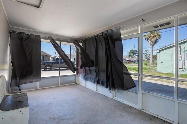 Building Photo - 620 Marino Dr