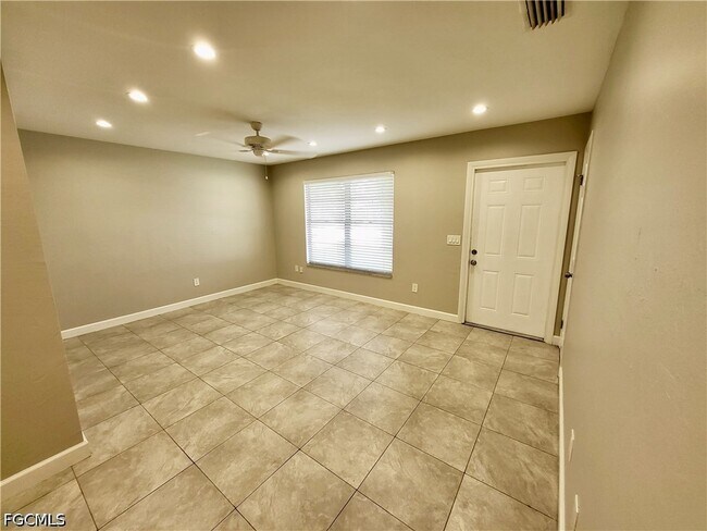 Building Photo - 4184 Pine Drop Ln