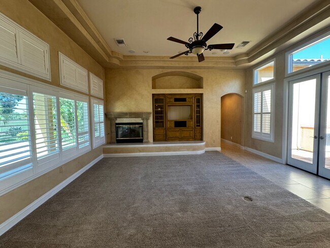 Building Photo - Executive Seven Oaks Grand Island MOVE IN ...