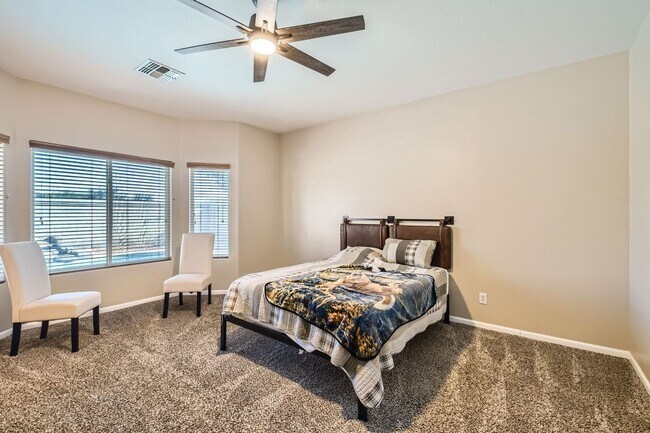 Building Photo - 3 Bed/ 2 Bath House - Large Private Pool
