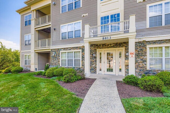 Building Photo - 8813 Stoneridge Cir