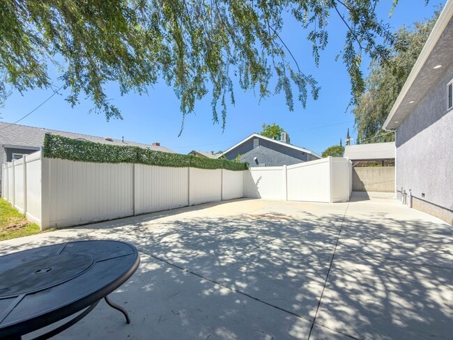 Building Photo - 15447 Septo St