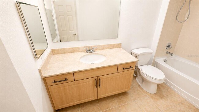 Building Photo - 1064 N Tamiami Trl