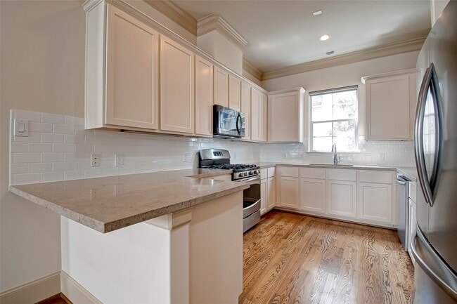 Building Photo - 4031 Bellefontaine St