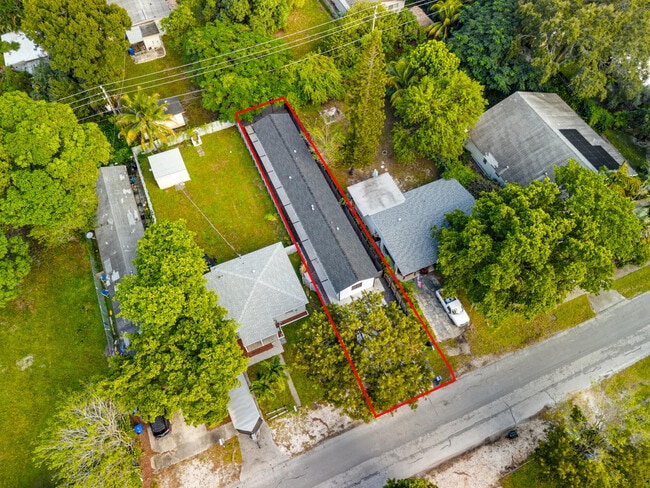 Building Photo - 1126 NW 4th Ave