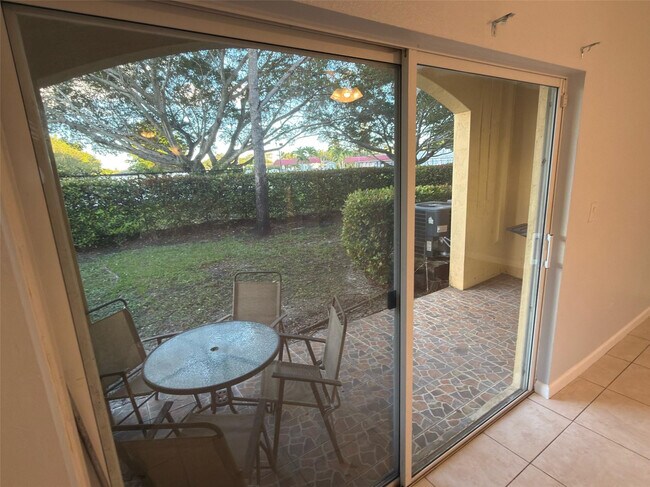 Building Photo - 8320 Santa Monica Ave