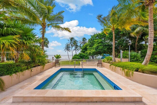 Building Photo - 3 Grove Isle Dr