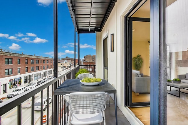 Building Photo - 5015 N Lincoln Ave