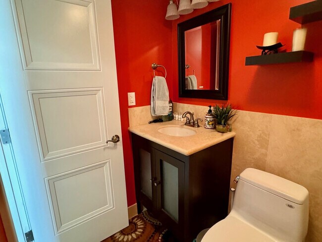 Building Photo - 3051 NE 47th Ct