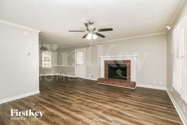 Building Photo - 5224 Parkside Dr SE