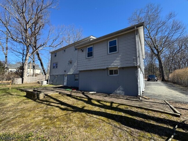 Building Photo - 117 Weldon Rd