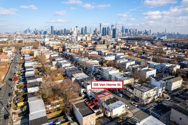 Building Photo - 135 Van Horne St