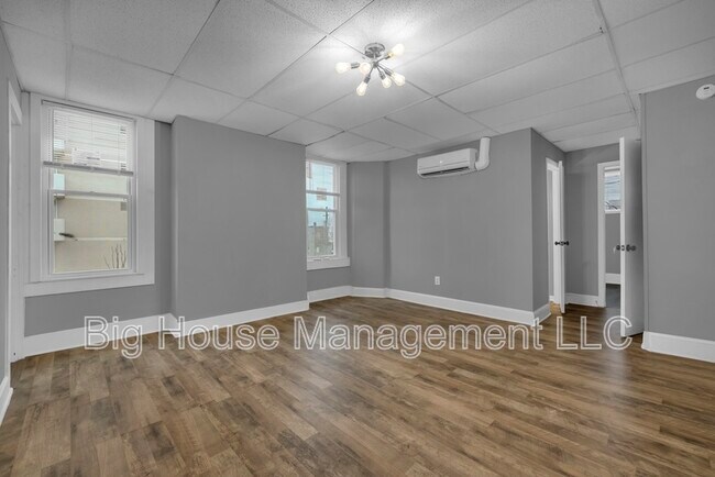Building Photo - 339 E 25th St