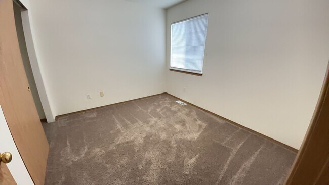 Building Photo - CM#4