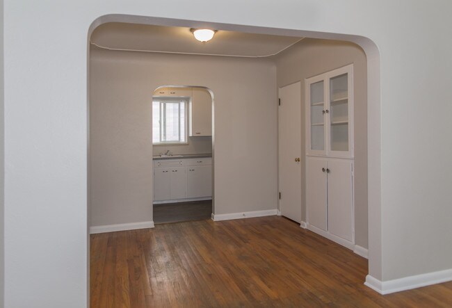 Building Photo - Scholar's Walk Condos