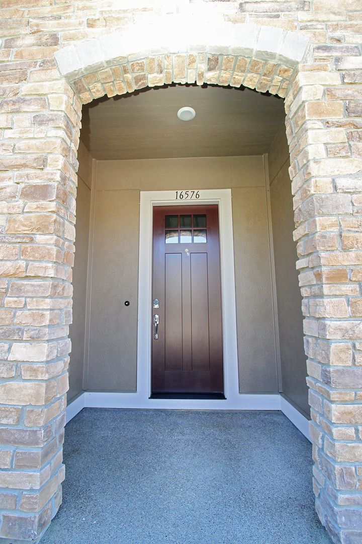 Building Photo - 16576 SW Sunshine Coast St