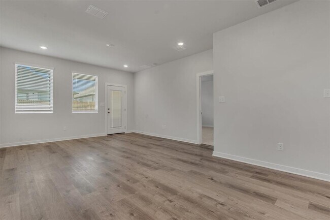 Building Photo - 130 Hornet St