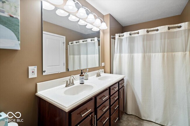 Building Photo - 11910 Riley Dr