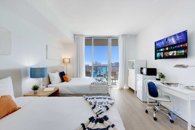 Building Photo - 2602 E Hallandale Beach Blvd