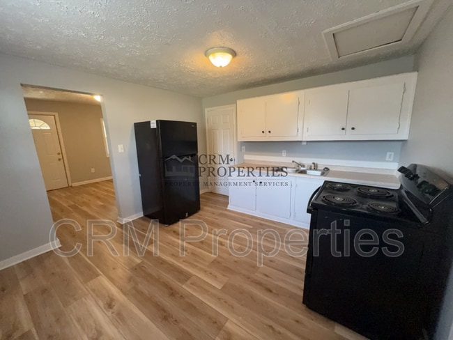 Building Photo - 1528 E Gimber St