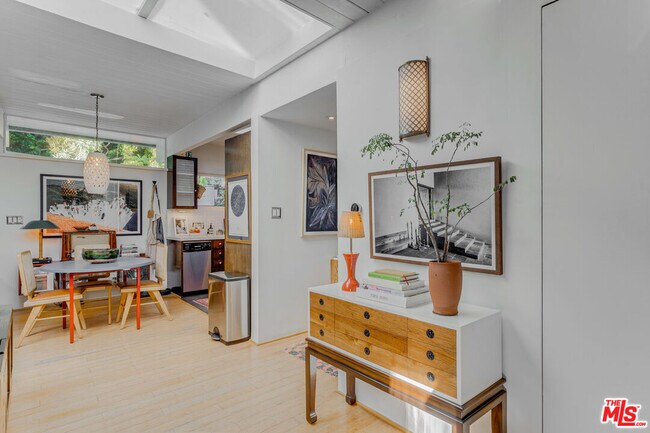 Building Photo - 7979 W Willow Glen Rd