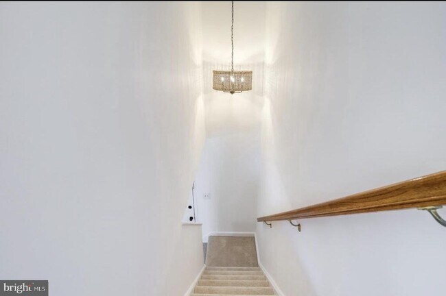 Building Photo - 5934 Mayflower Ct