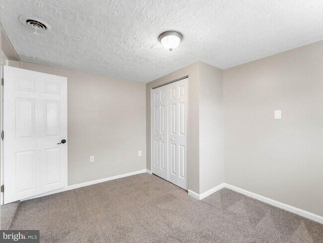 Building Photo - 74 Clement Dr