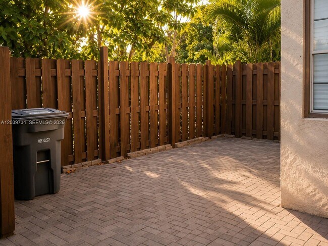 Building Photo - 22384 Palomita Dr