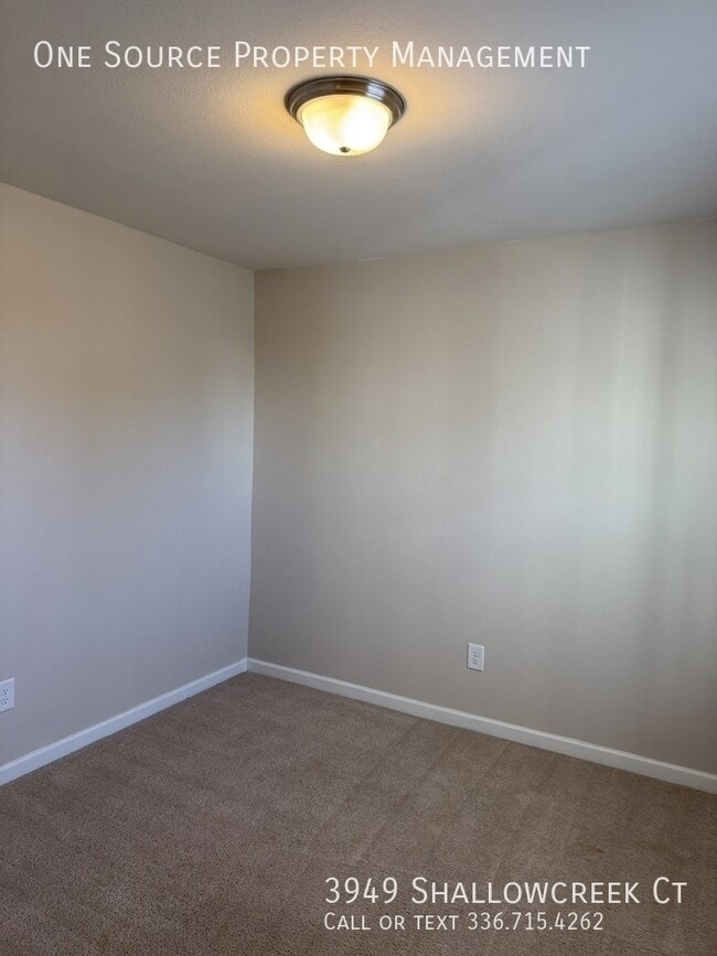 Building Photo - 3949 Shallowcreek Ct