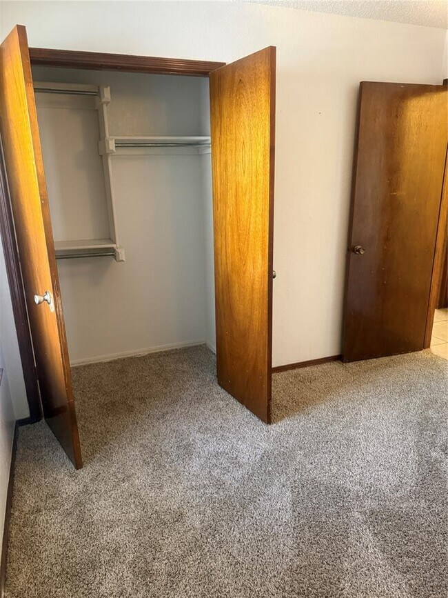 Building Photo - 1309 Summerton Pl