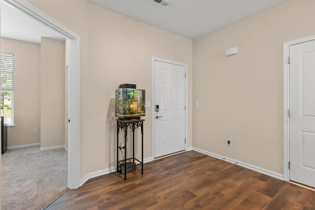 Building Photo - 220 Woodland Sky Dr