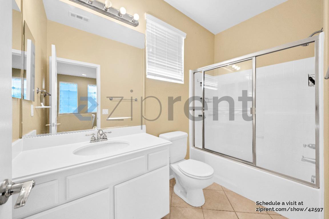 Building Photo - 24162 Willowbrooke Ct