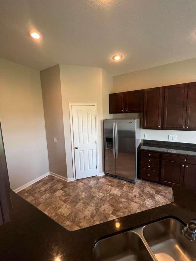 Building Photo - 3203 Rossmore Cir