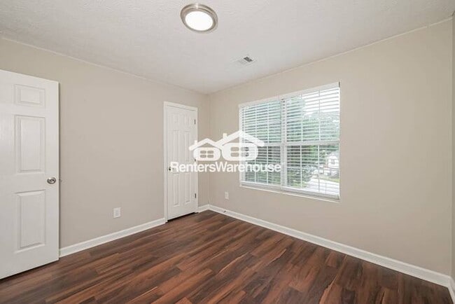 Building Photo - Updated 4/3 Lithonia Home!