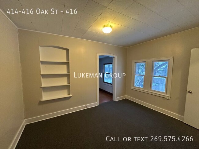 Building Photo - 416 Oak - 5 Bed/3 Bath Unit Near WMU/K Col...