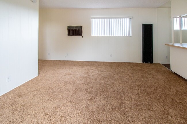 Building Photo - 4641 55th St