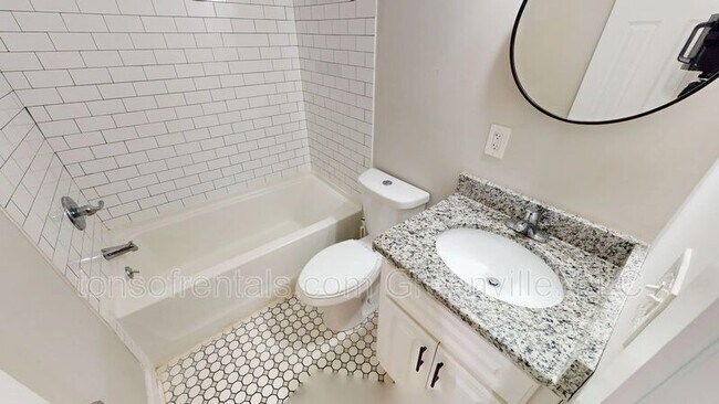 Building Photo - 8 Traynham St