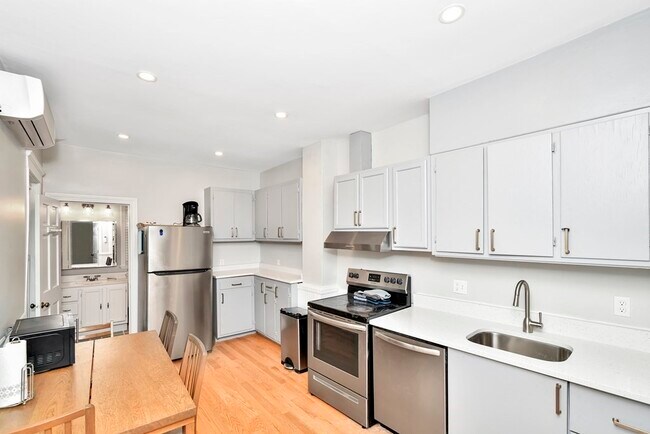 Primary Photo - 182 Princeton St