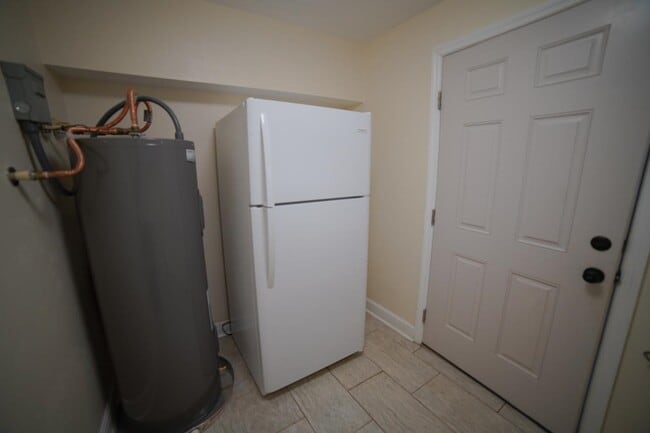 Building Photo - 3384 Barrow Hill Trail