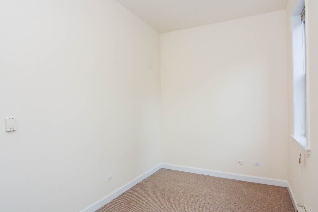 Building Photo - 4715 N Sheridan Rd