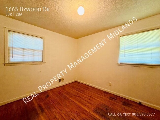 Building Photo - 1665 Bywood Dr