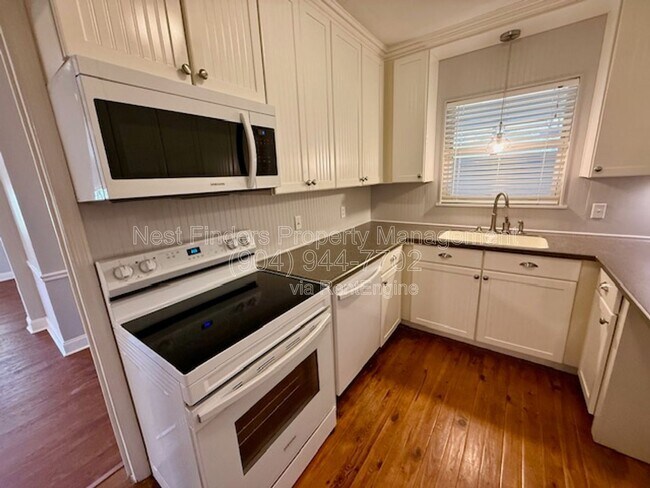 Building Photo - 5252 Rollins Ave