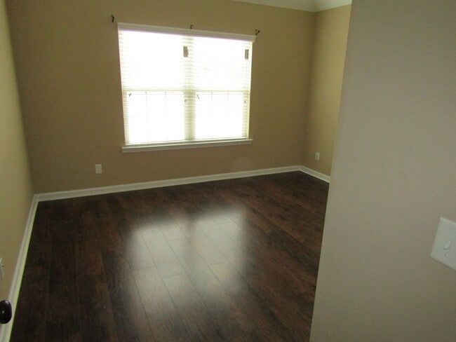 Building Photo - 908 Blane Ln