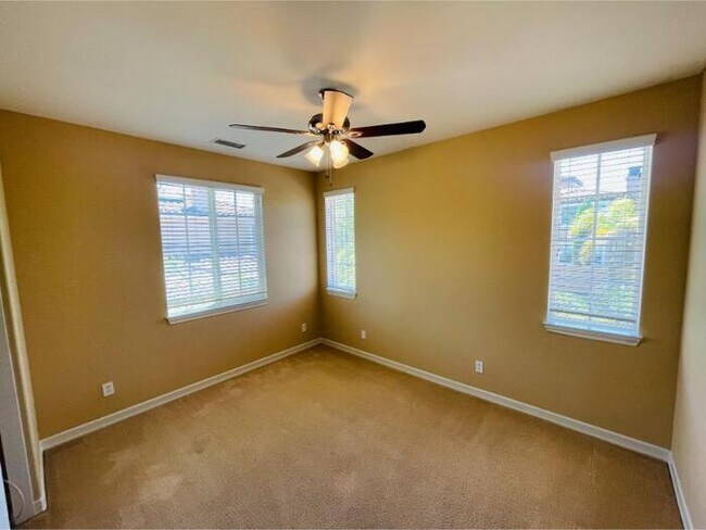 Building Photo - 32391 Alpine Ct