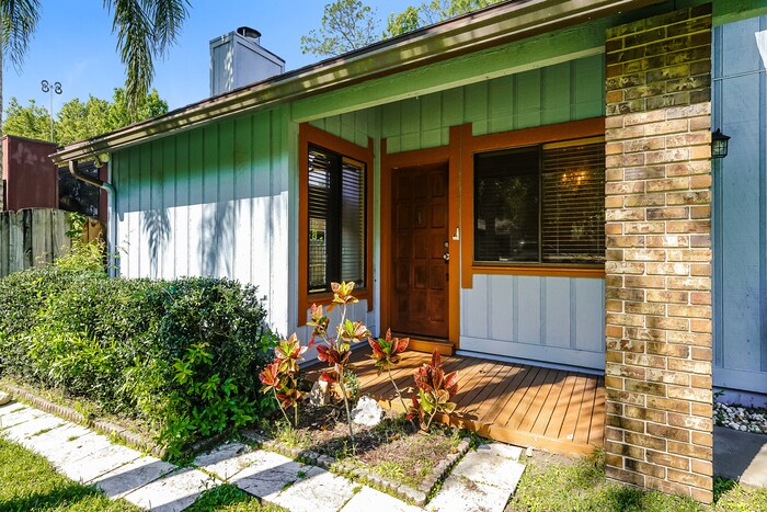 Building Photo - 55 Windrift Ct