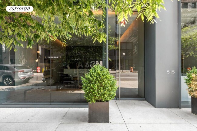 Building Photo - 515 W 29th St