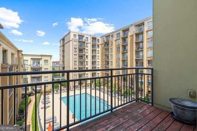 Building Photo - 711 Cosmopolitan Dr NE